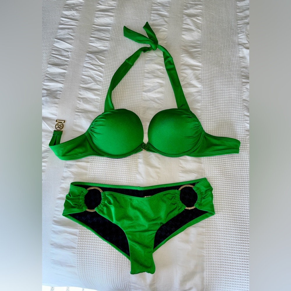 Victoria’s Secret Green Very Sexy +2 Bikini Bathing Suit. 34C Top & Small Bottom